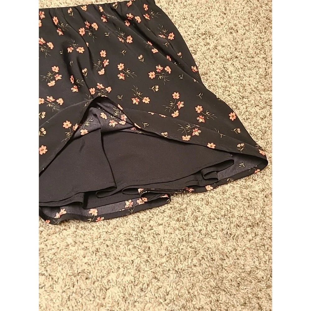 Hollister Black Ultra High Rise Mini Skirt Pink Floral Print XS Lined Summer